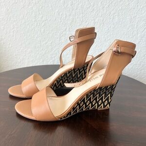 Nine West Tan and Black Wedge Shoes